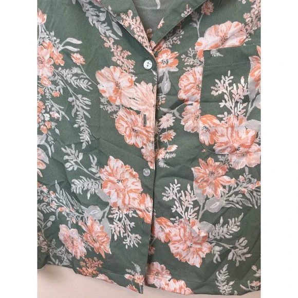 NWOT Cupcakes and Cashmere Floral Short Button Down Shirt Sage Green Large - Picture 11 of 16